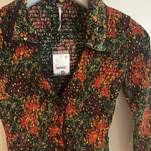 NWT Free People Amelia Printed Blouse Top Size XS Smocked Bell Sleeves Floral - Picture 3 of 7